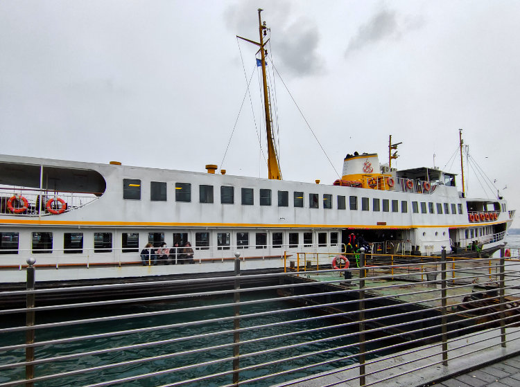 The ferry to Kadıköy