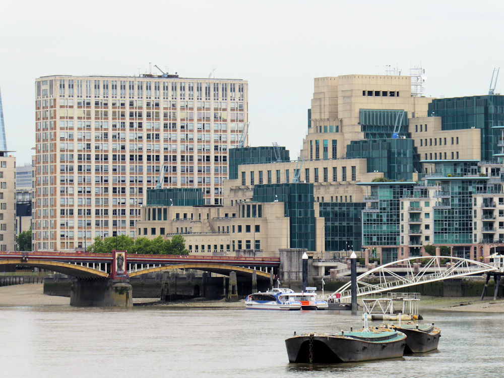 Vauxhall Bridge and the MI6 Building.